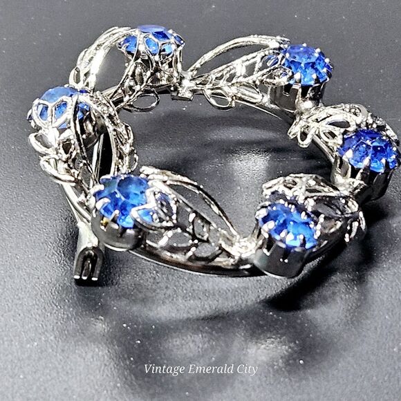 1950s Silver Filigree Blue Rhinestone Brooch Open Leaf Wreath Circle Pin Antique - Picture 4 of 11